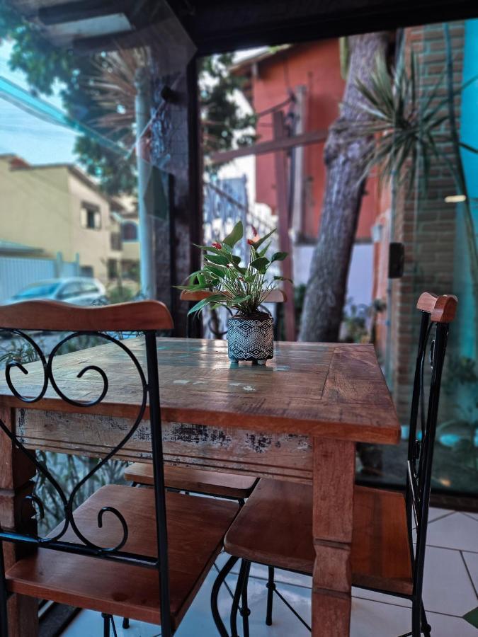 Bliss Hoteis Centro Армасан-душ-Бузіус Екстер'єр фото A table and chair